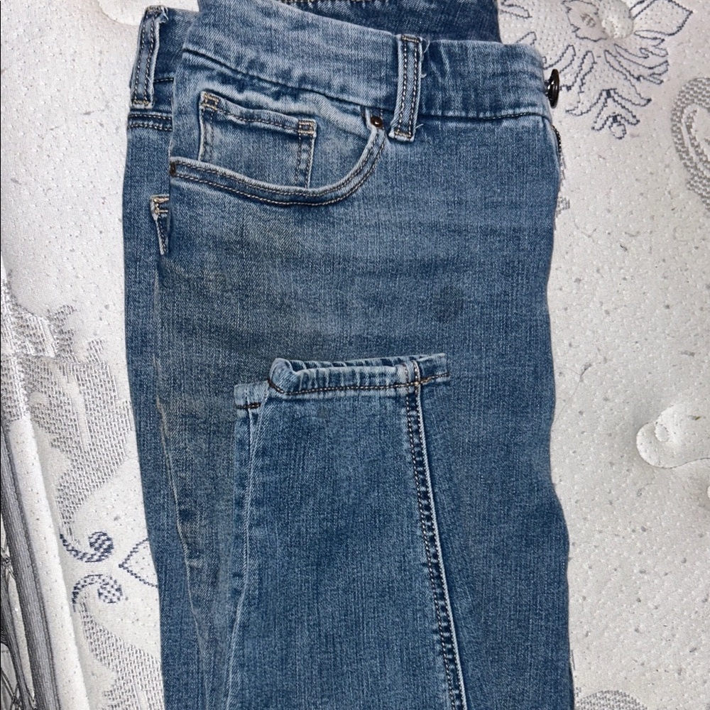 ⭐️Maurice’s lg: Classic Women's Blue Denim 👖 ⭐️ 2 for $13⭐️⭐️
